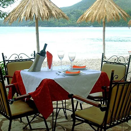 Delfini 3* Nydri (Lefkada)